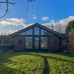 Vale Lodge, Yanwath, Modern With Hot Tub And 10 Minute Drive To Ullswater *