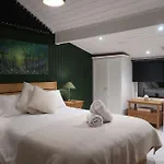 Vale Lodge, Yanwath, Modern With Hot Tub And 10 Minute Drive To Ullswater * Tirril