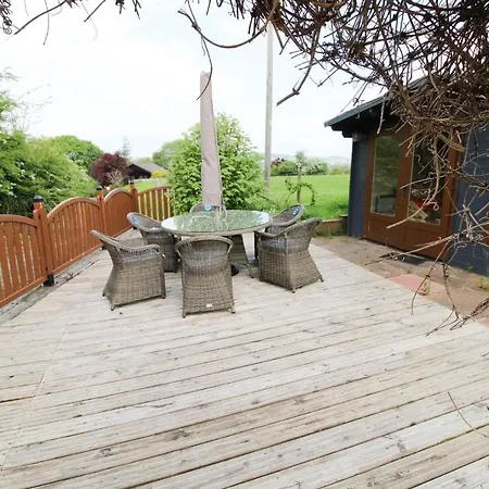 Vale Lodge, Yanwath, Modern With Hot Tub, Dog Friendly And 10 Minute Drive To Ullswater