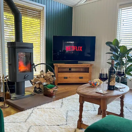 Vale Lodge, Yanwath, Modern With Hot Tub And 10 Minute Drive To Ullswater Дом отдыха Tirril