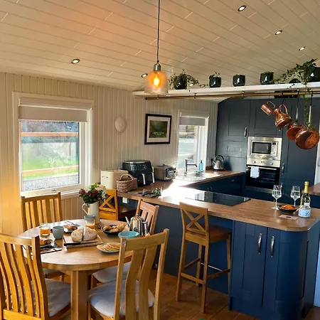 Vale Lodge, Yanwath, Modern With Hot Tub, Dog Friendly And 10 Minute Drive To Ullswater * Tirril