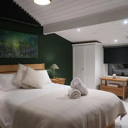 Vale Lodge, Yanwath, Modern With Hot Tub, Dog Friendly And 10 Minute Drive To Ullswater * Tirril