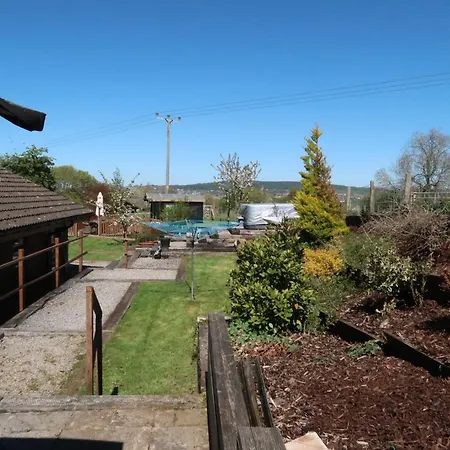 Дом отдыха Vale Lodge, Yanwath, Modern With Hot Tub, Dog Friendly And 10 Minute Drive To Ullswater
