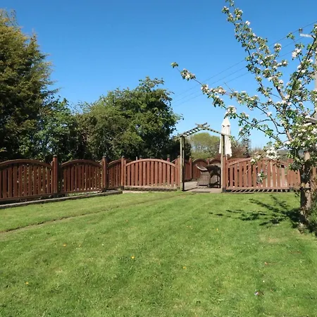 Vale Lodge, Yanwath, Modern With Hot Tub, Dog Friendly And 10 Minute Drive To Ullswater * Tirril