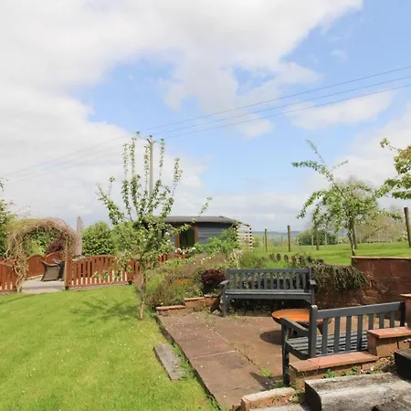 Nyaraló Vale Lodge, Yanwath, Modern With Hot Tub And 10 Minute Drive To Ullswater *